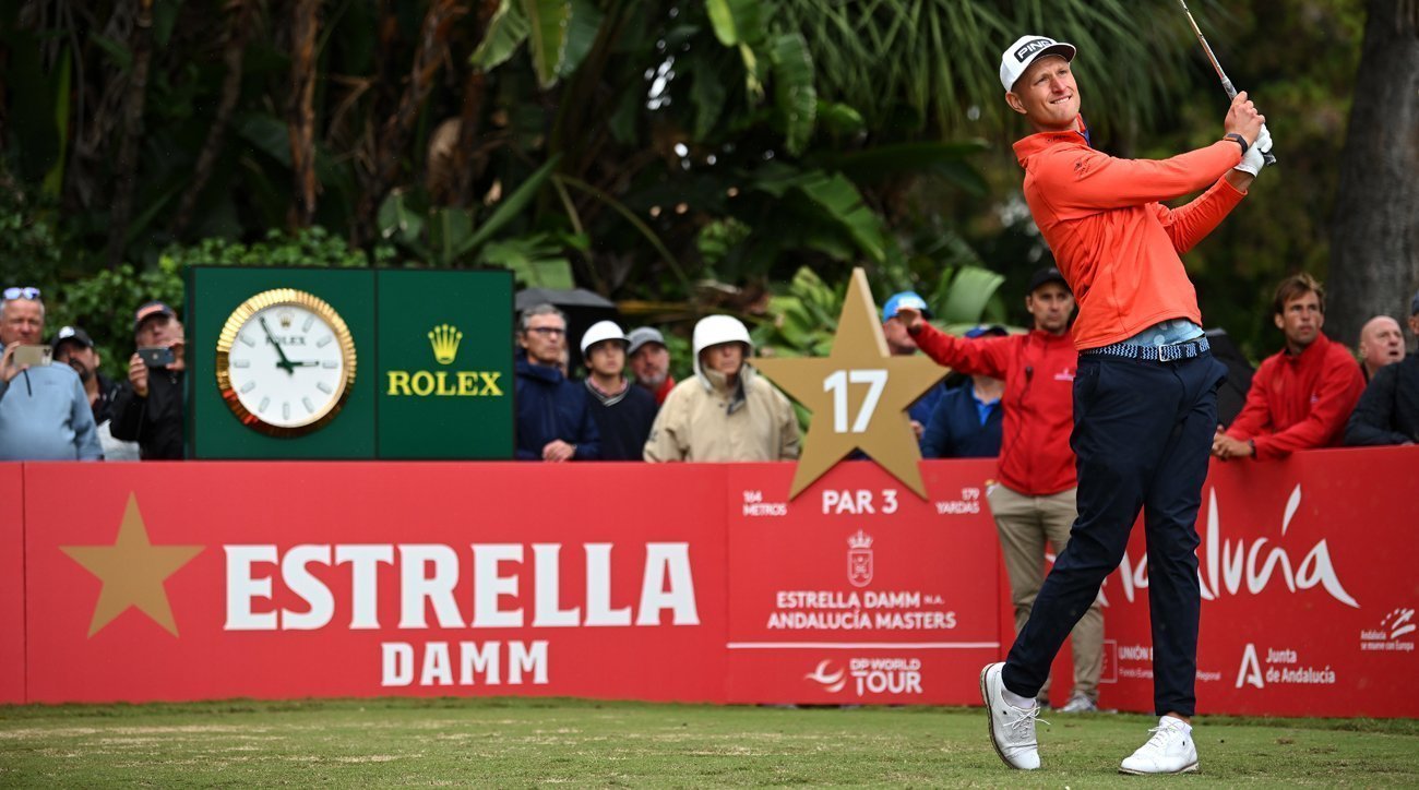 Adrian Meronk teeing off at the 2023 Estrella Damm N.A. Andalucía Masters (credit © Getty Images)